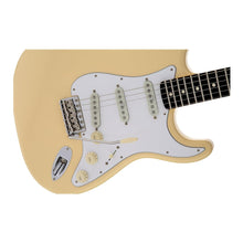 Fender 0107110841 (Yngwie Malmsteen Stratocaster®, Scalloped Rosewood Fingerboard, Vintage White)