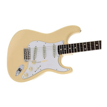 Fender 0107110841 (Yngwie Malmsteen Stratocaster®, Scalloped Rosewood Fingerboard, Vintage White)