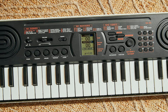 Casiotone Mini Keyboard SA-81 with Piano tones, Black