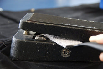 Music Nomad MN205 All in 1 String, Body And Hardware Cleaning Tool