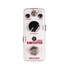 Mooer Sweeper Dynamic Envelope Bass Effect Pedal